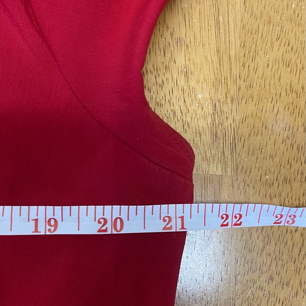 Dressbarn Red, short sleeve, button down shirt. - Picture 6 of 6